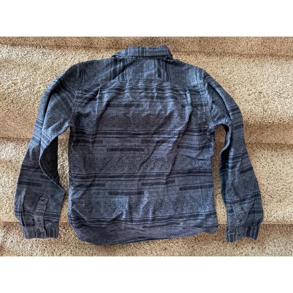 On the Byas mens small button front shirt - Picture 2 of 3